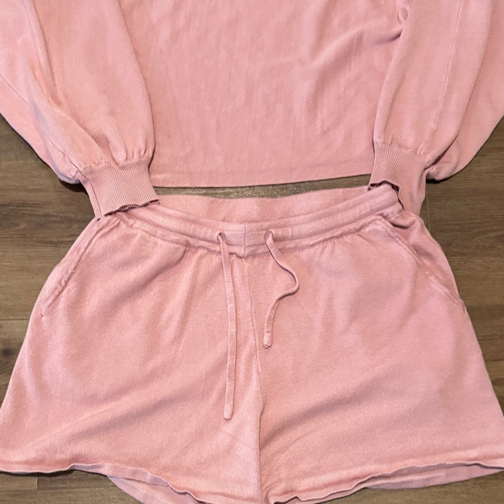 Women's Pink Long Sleeve & Shirts Lounge Wear Set. Size Small - Picture 3 of 5
